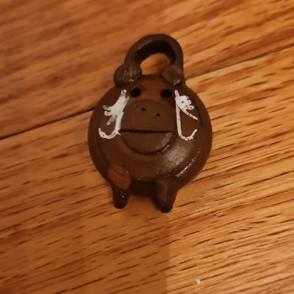 Hand Carved and painted Vintage Brown Wooden Small Pig charm - Picture 1 of 6